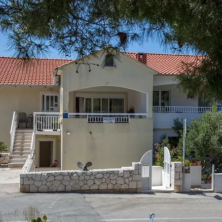 Διαμέρισμα Bozo Χβαρ